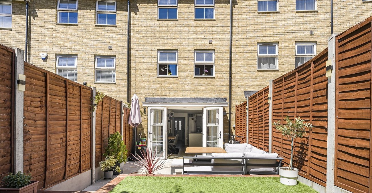 4 bedroom house for sale in Dartford | Robinson Jackson