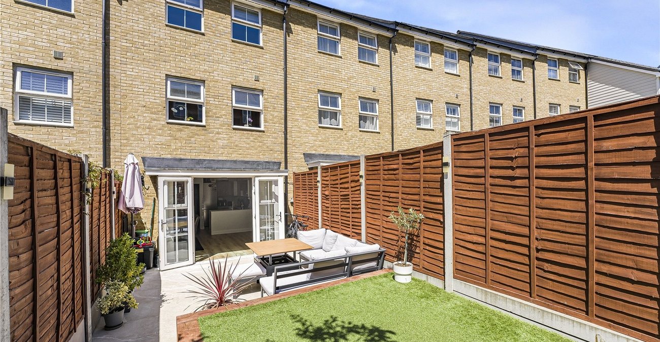 4 bedroom house for sale in Dartford | Robinson Jackson