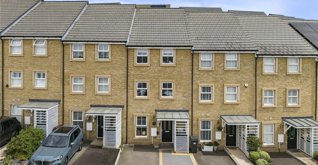 4 bedroom house for sale in Dartford | Robinson Jackson