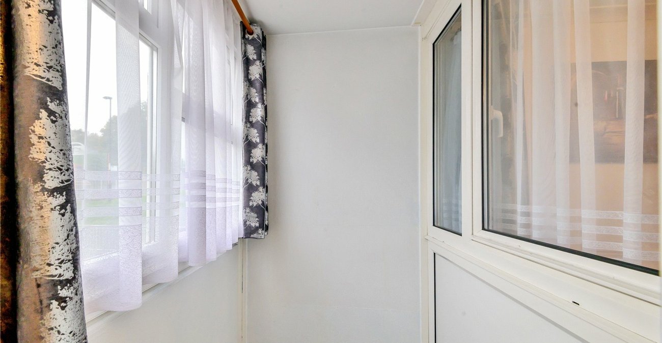 3 bedroom property for sale in London | Robinson Jackson