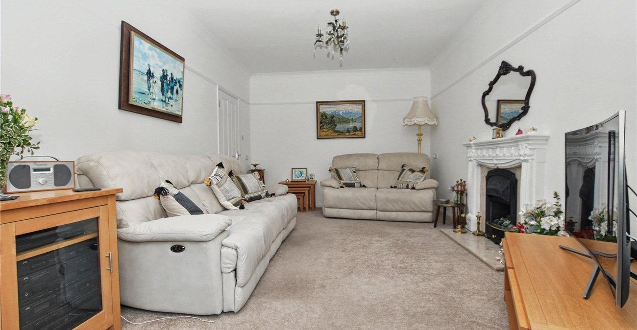 2 bedroom bungalow for sale in Bexleyheath | Robinson Jackson