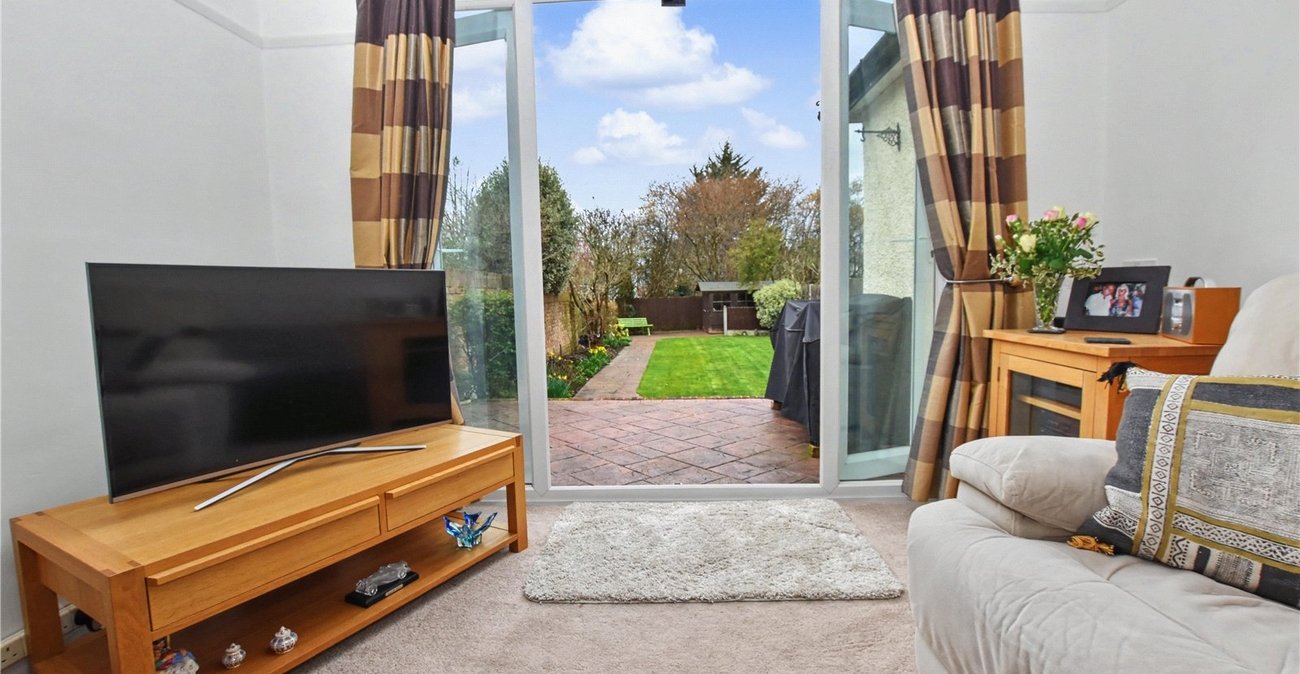 2 bedroom bungalow for sale in Bexleyheath | Robinson Jackson