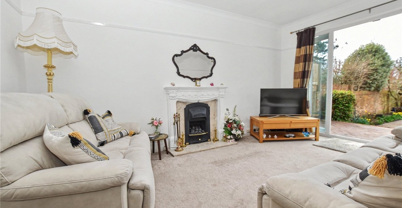2 bedroom bungalow for sale in Bexleyheath | Robinson Jackson