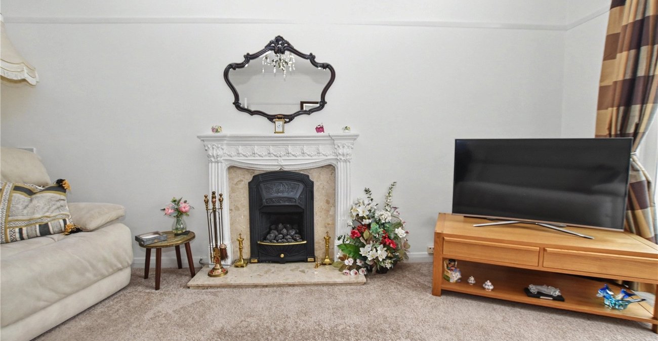 2 bedroom bungalow for sale in Bexleyheath | Robinson Jackson