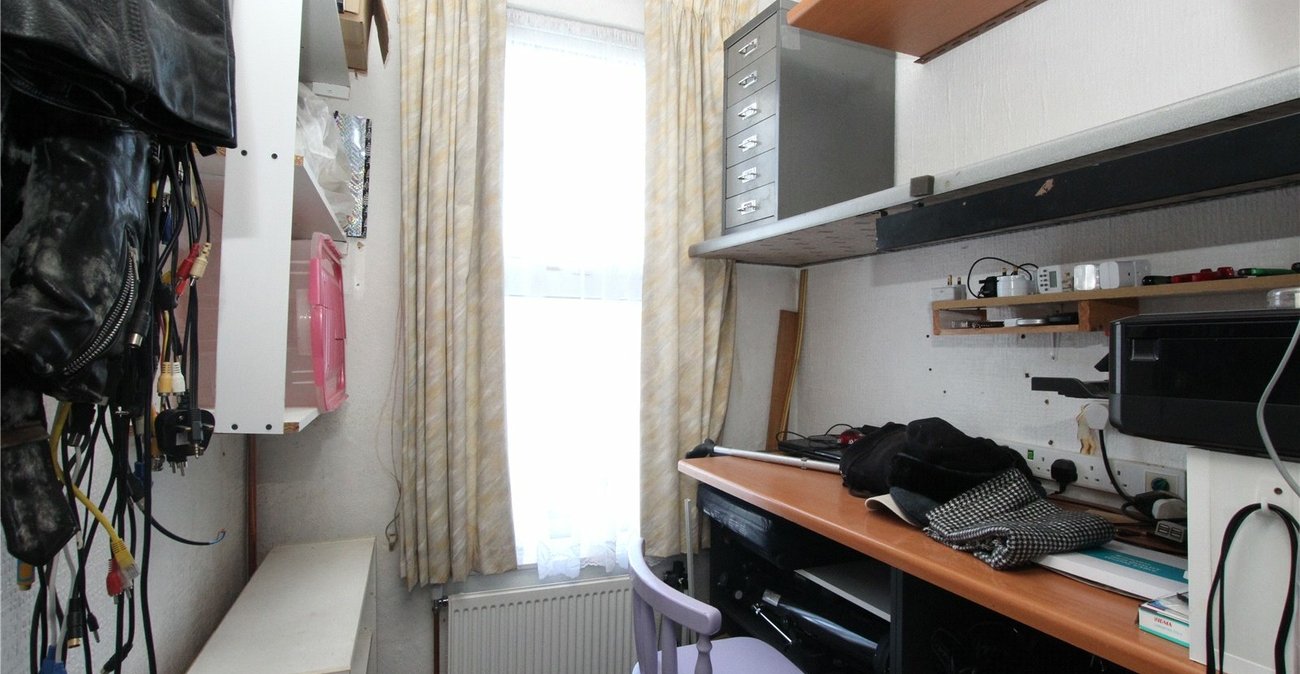 3 bedroom house for sale in Shooters Hill | Robinson Jackson