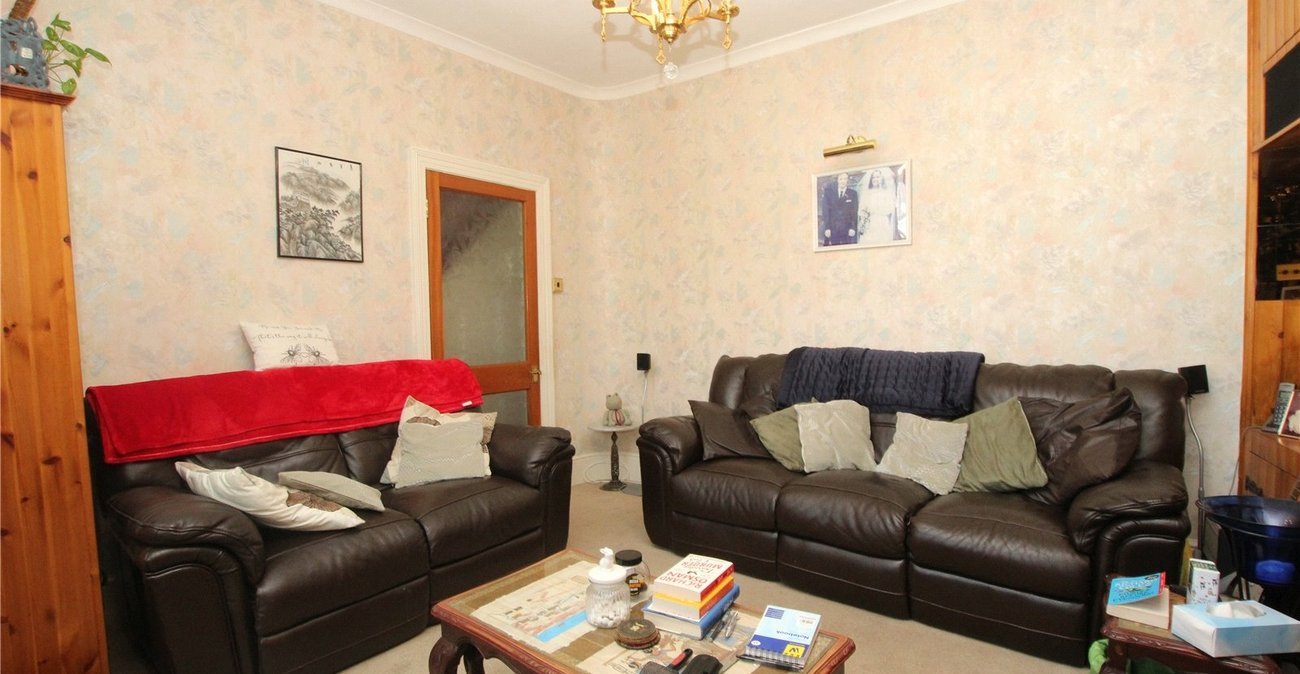 3 bedroom house for sale in Shooters Hill | Robinson Jackson