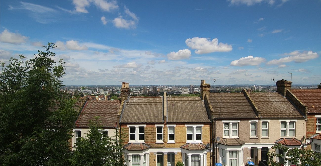 3 bedroom house for sale in Shooters Hill | Robinson Jackson