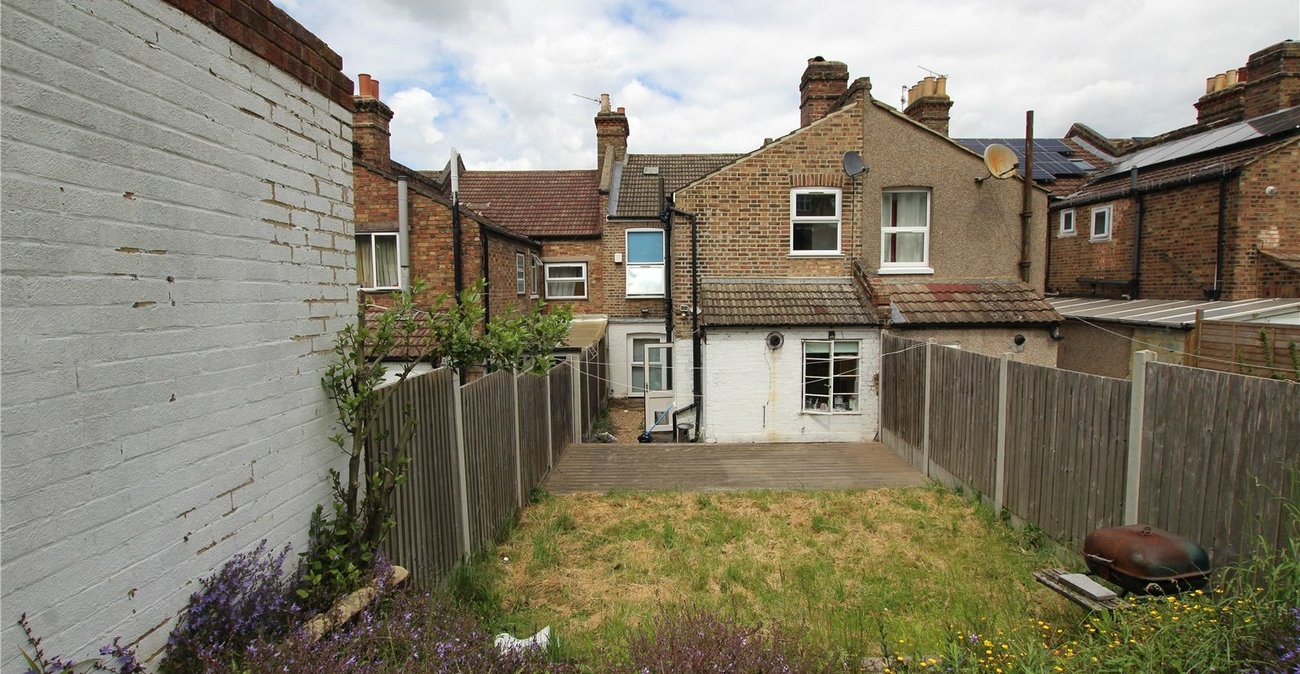 3 bedroom house for sale in Shooters Hill | Robinson Jackson
