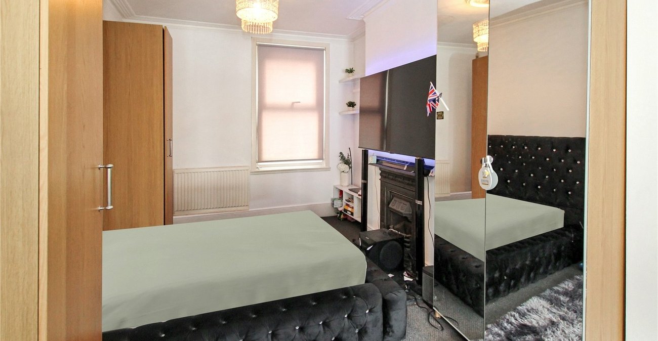 3 bedroom house for sale in Shooters Hill | Robinson Jackson