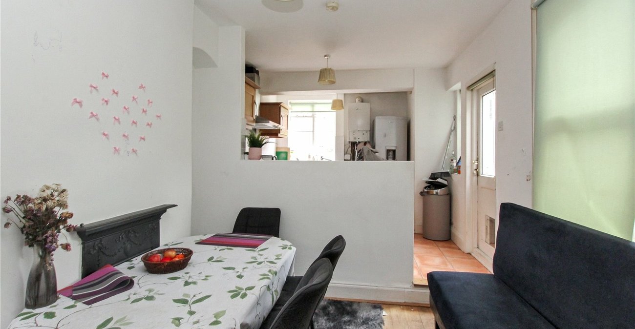 3 bedroom house for sale in Shooters Hill | Robinson Jackson