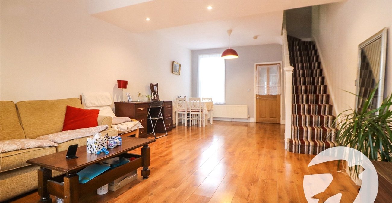 3 bedroom house for sale in Erith | Robinson Jackson