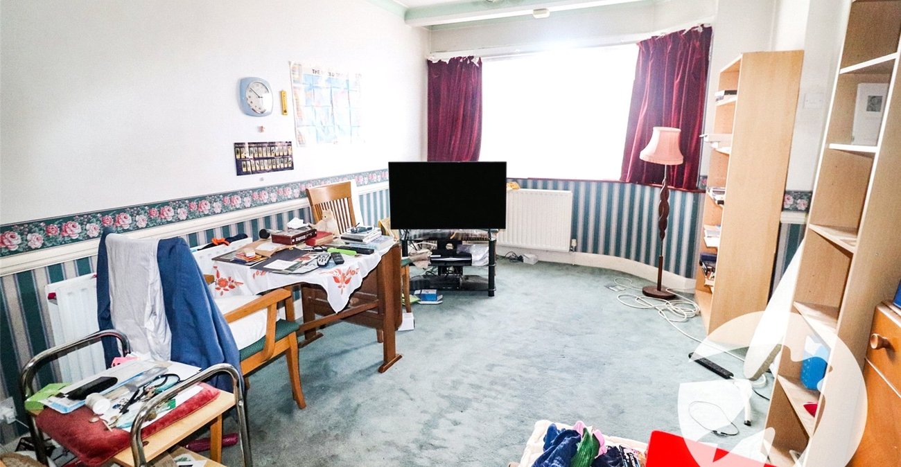 2 bedroom bungalow for sale in Erith | Robinson Jackson