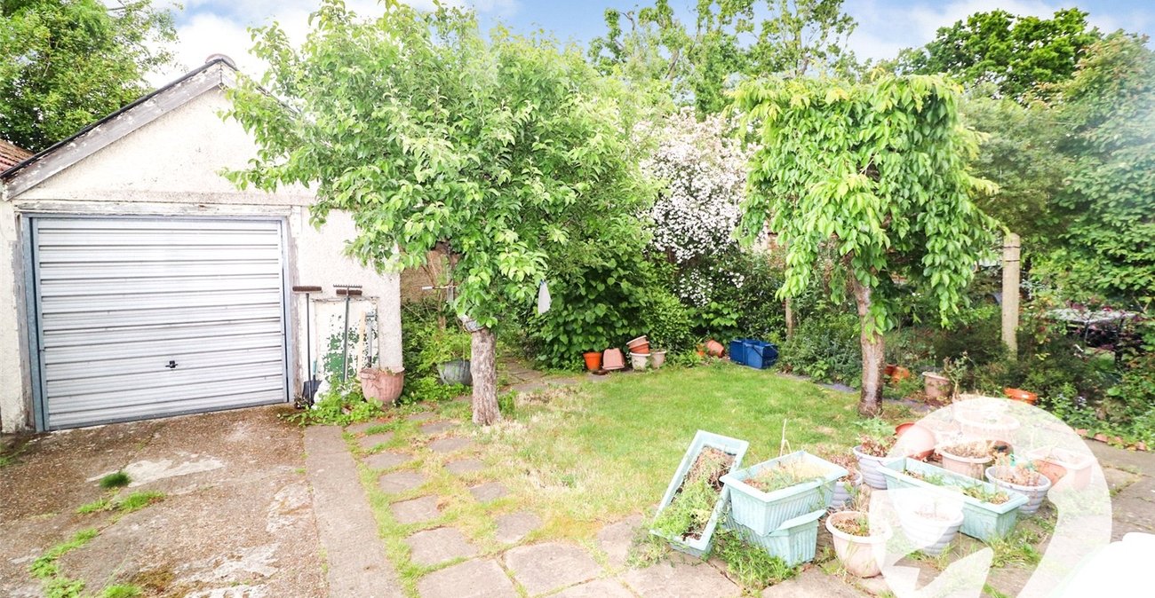 2 bedroom bungalow for sale in Erith | Robinson Jackson