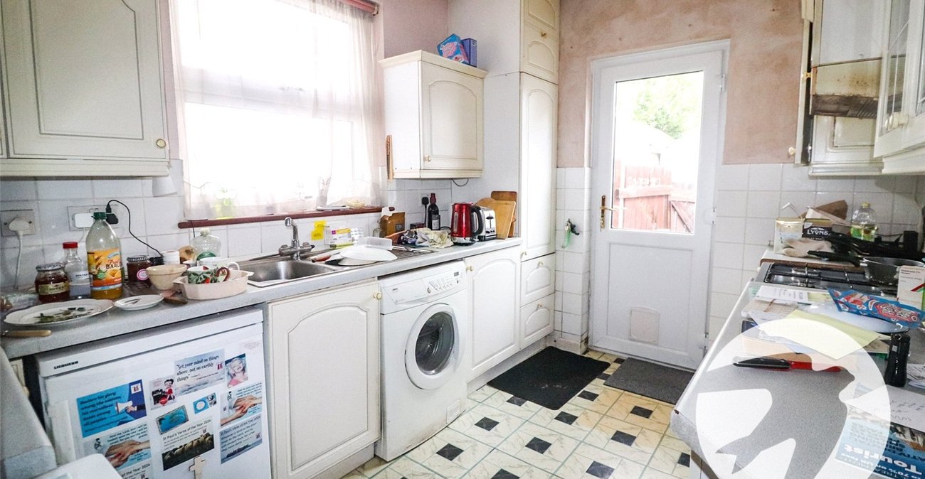 2 bedroom bungalow for sale in Erith | Robinson Jackson