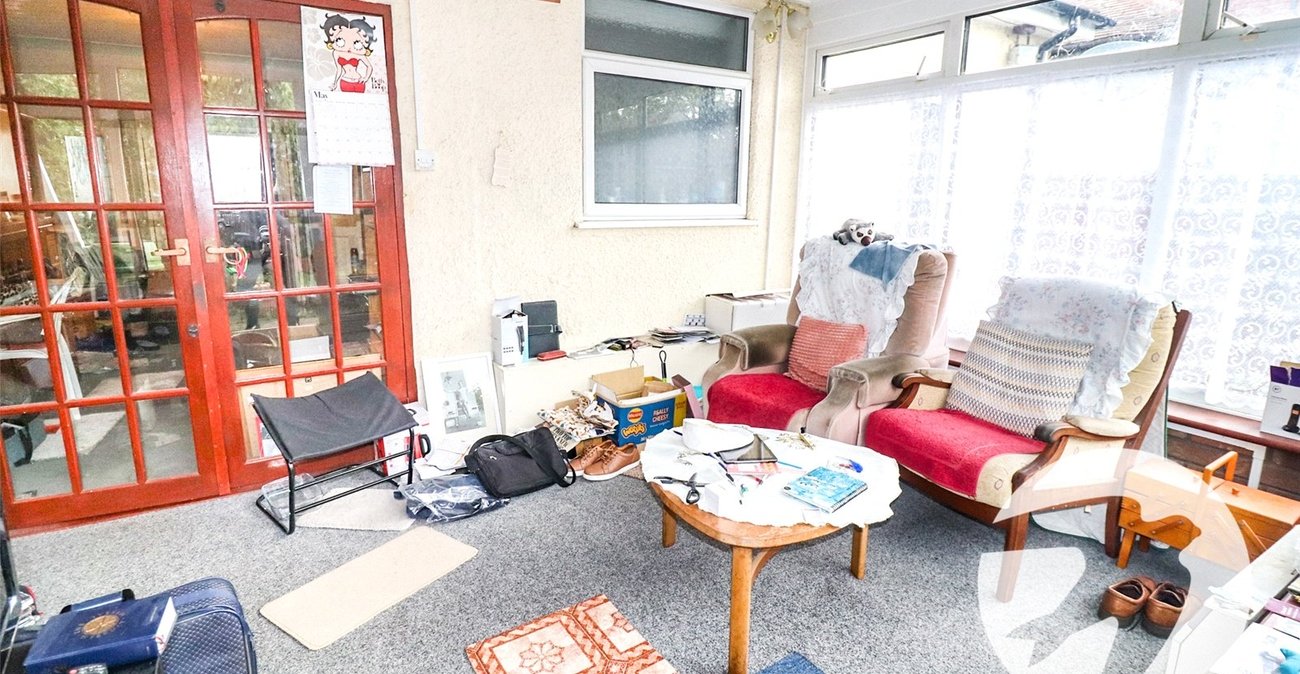 2 bedroom bungalow for sale in Erith | Robinson Jackson
