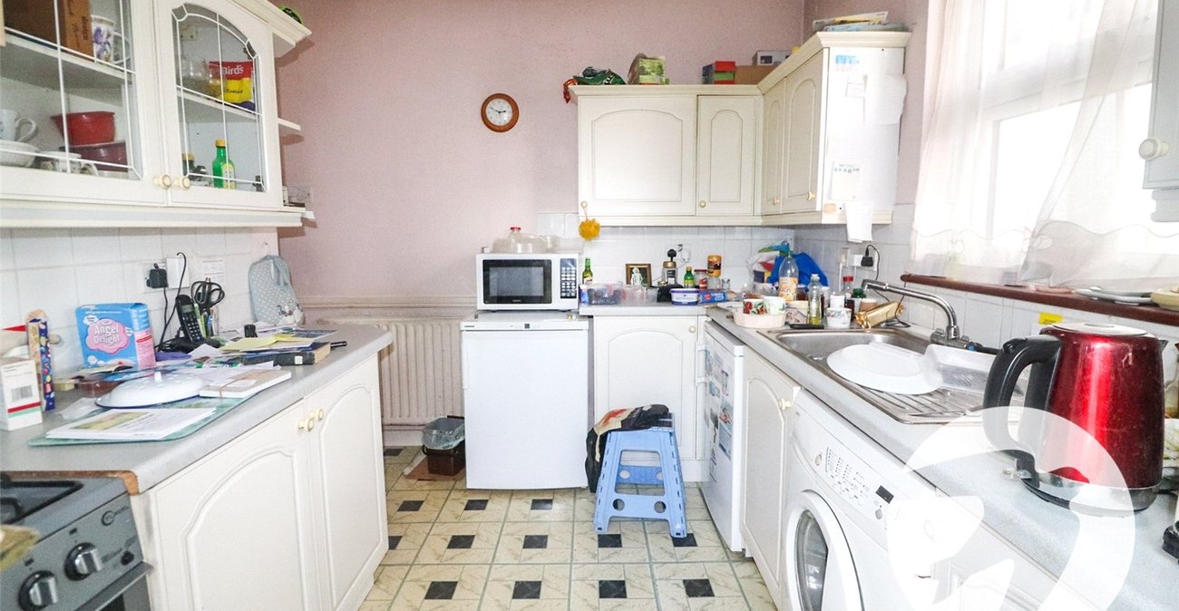2 bedroom bungalow for sale in Erith | Robinson Jackson