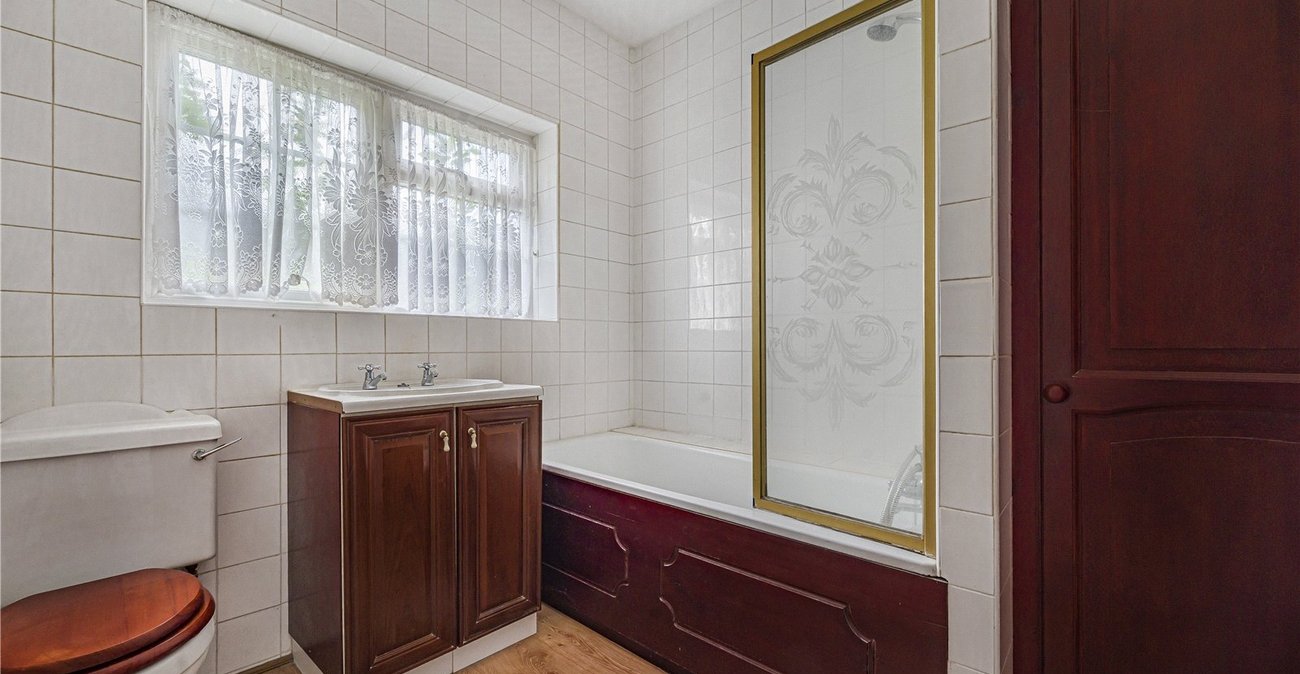 4 bedroom house for sale in Crockenhill | Robinson Jackson