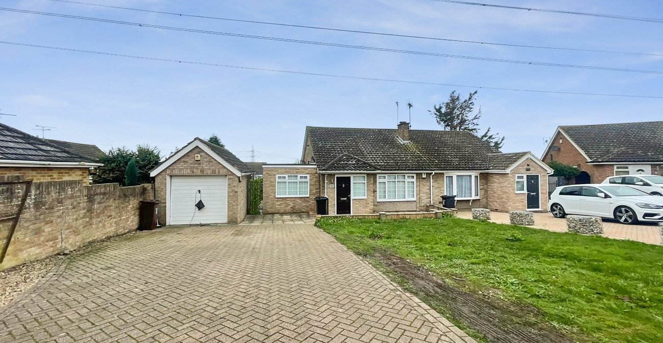 2 bedroom bungalow for sale in Northfleet | Robinson Michael & Jackson