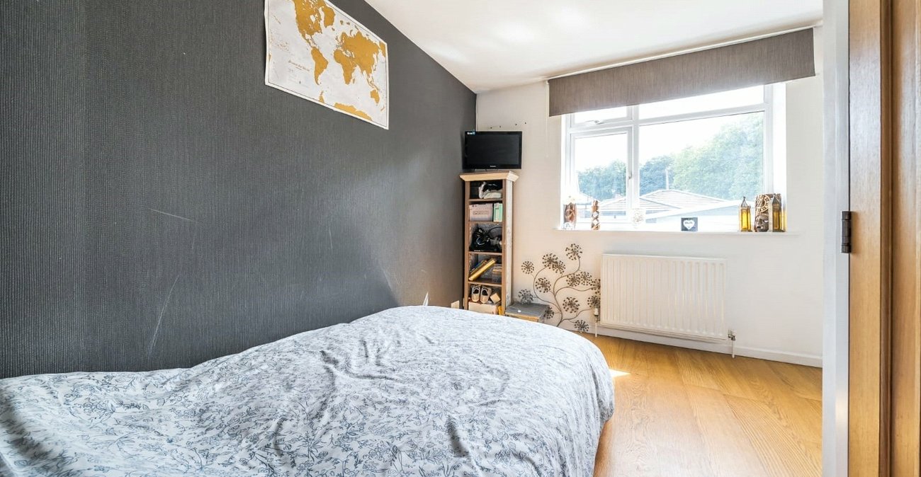 3 bedroom bungalow for sale in Welling | Robinson Jackson