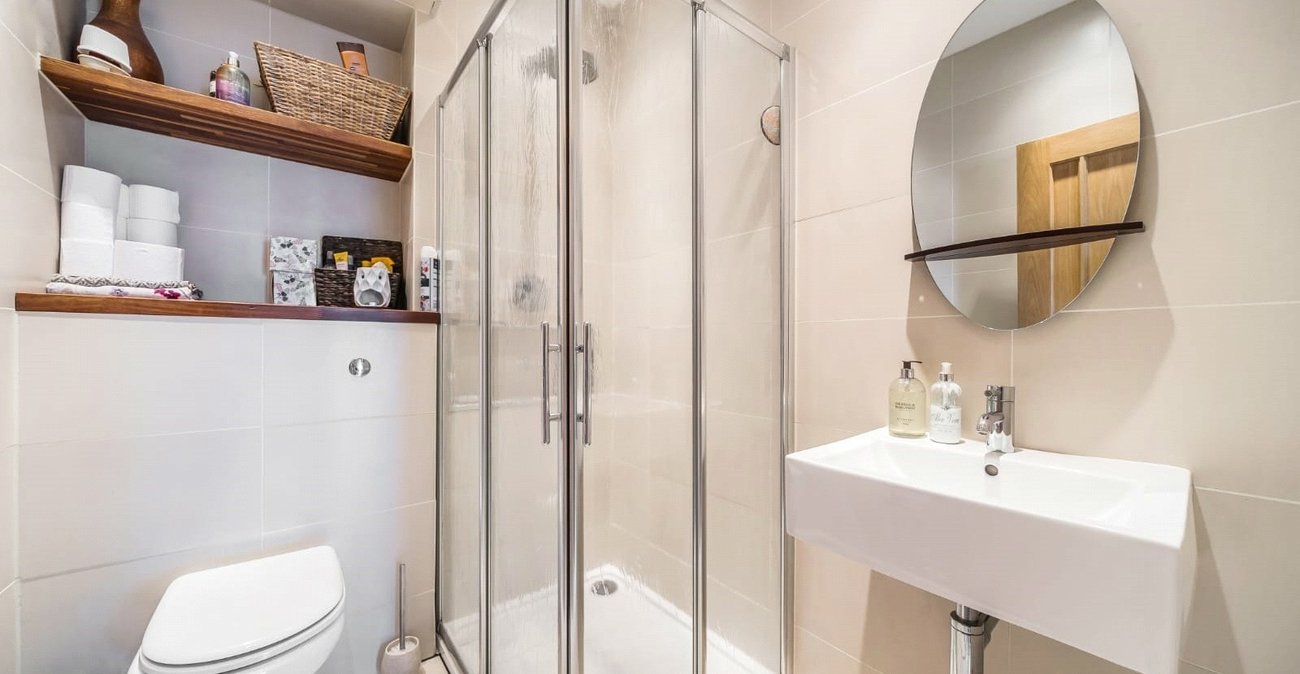 3 bedroom bungalow for sale in Welling | Robinson Jackson