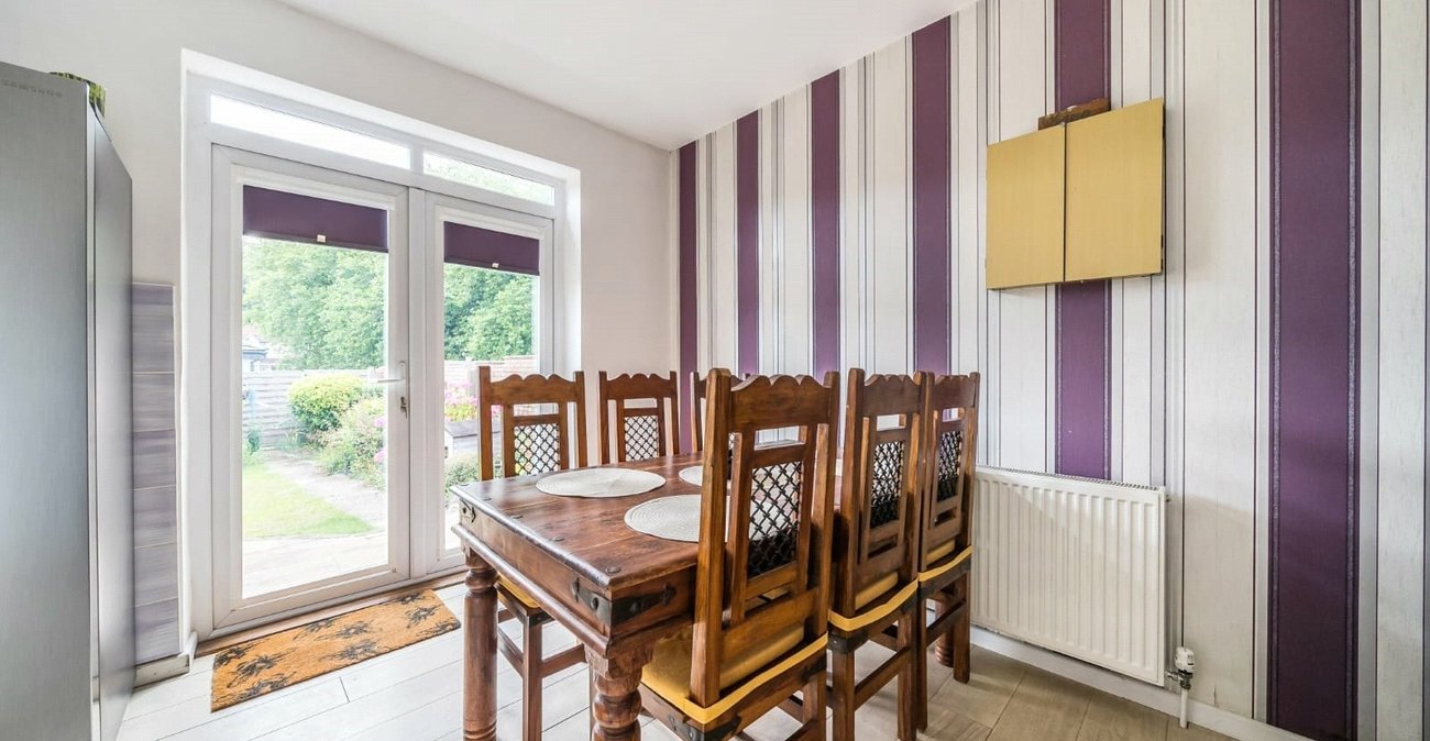 3 bedroom bungalow for sale in Welling | Robinson Jackson