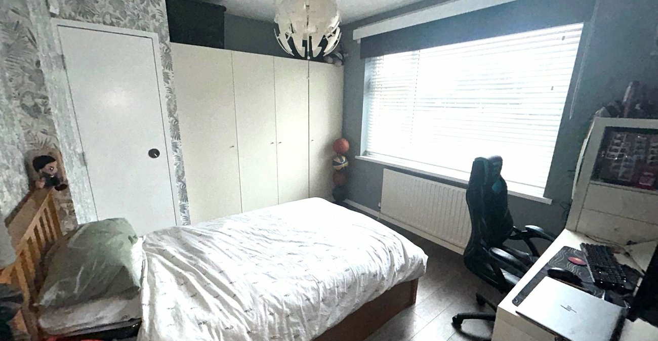 3 bedroom bungalow for sale in Welling | Robinson Jackson