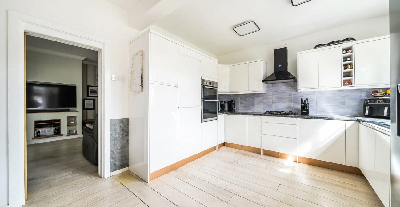 3 bedroom bungalow for sale in Welling | Robinson Jackson