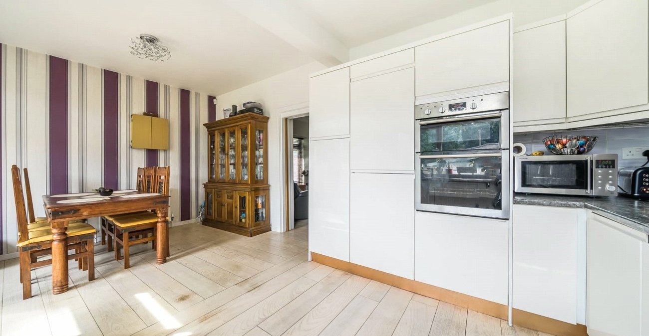 3 bedroom bungalow for sale in Welling | Robinson Jackson