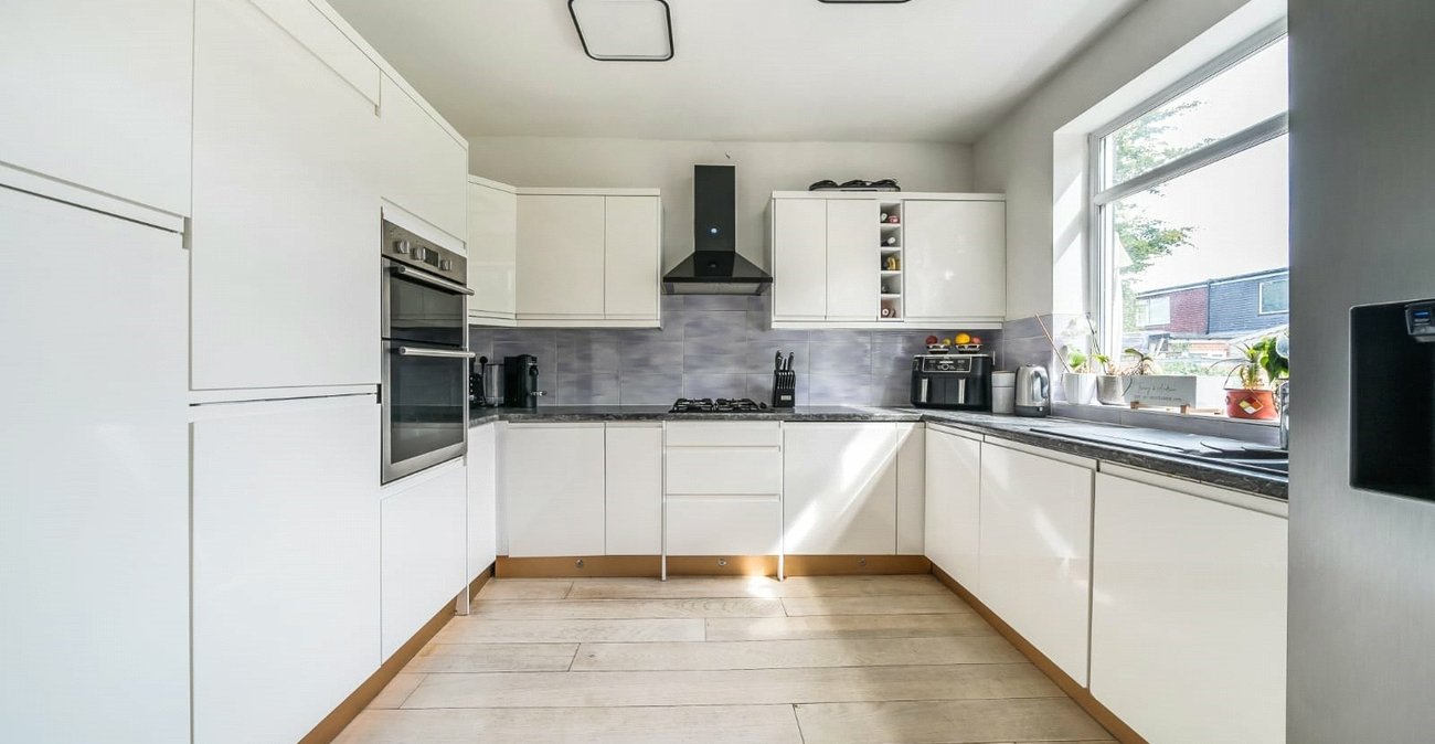 3 bedroom bungalow for sale in Welling | Robinson Jackson