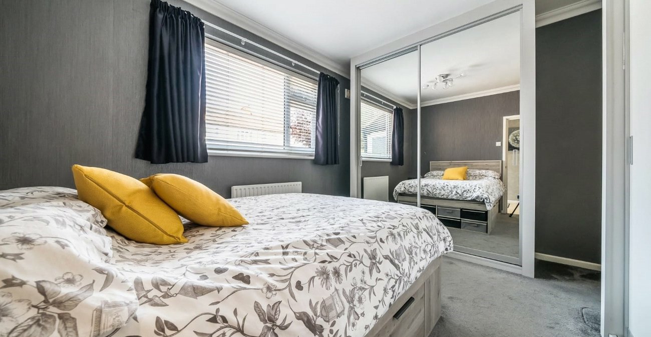 3 bedroom bungalow for sale in Welling | Robinson Jackson