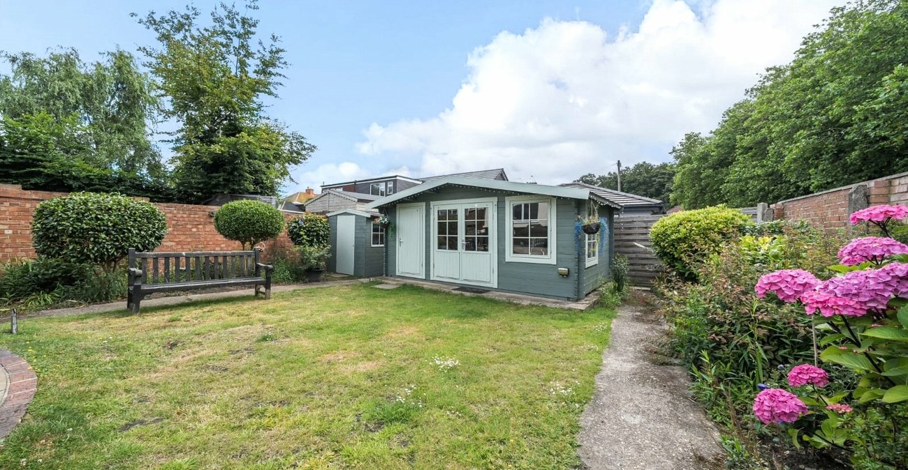 3 bedroom bungalow for sale in Welling | Robinson Jackson