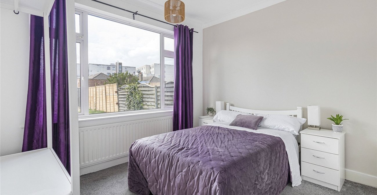 2 bedroom bungalow for sale in South Welling | Robinson Jackson