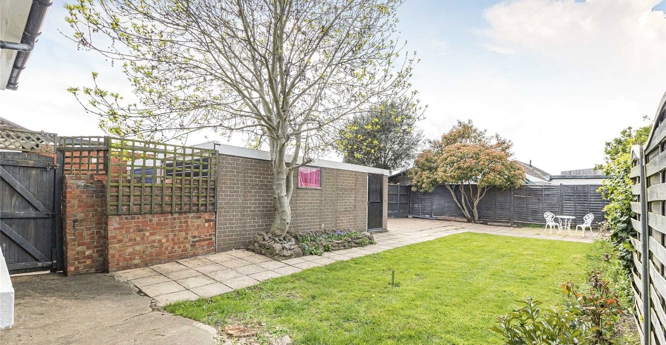 2 bedroom bungalow for sale in South Welling | Robinson Jackson