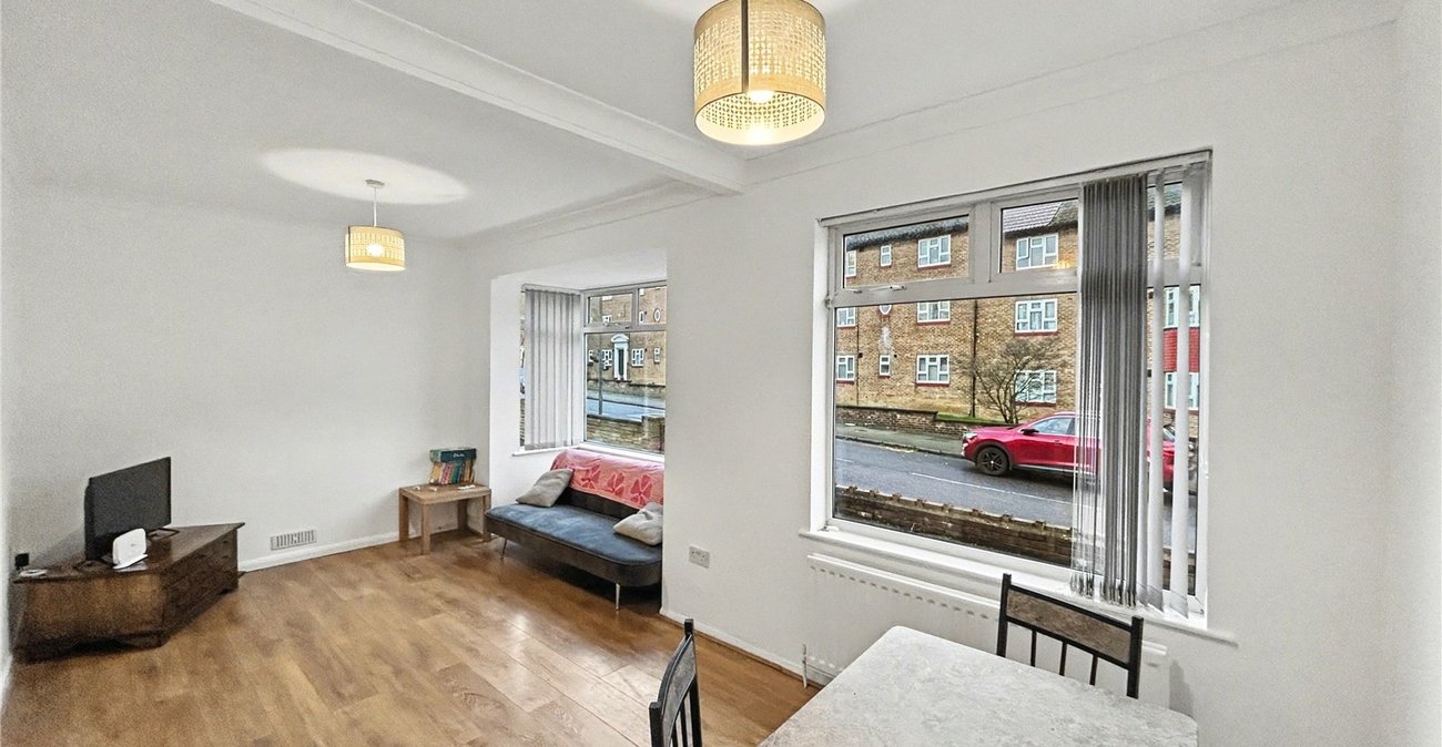 2 bedroom bungalow for sale in South Welling | Robinson Jackson