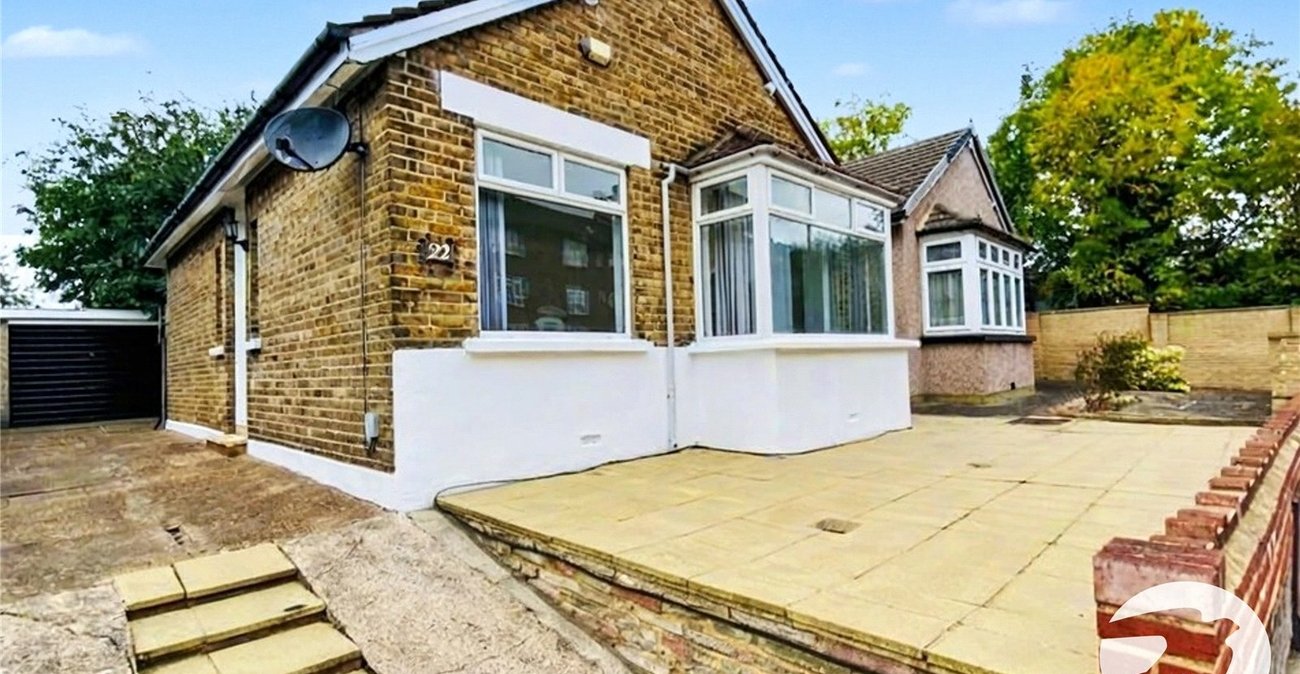 2 bedroom bungalow for sale in South Welling | Robinson Jackson