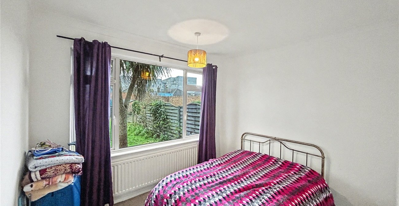 2 bedroom bungalow for sale in South Welling | Robinson Jackson