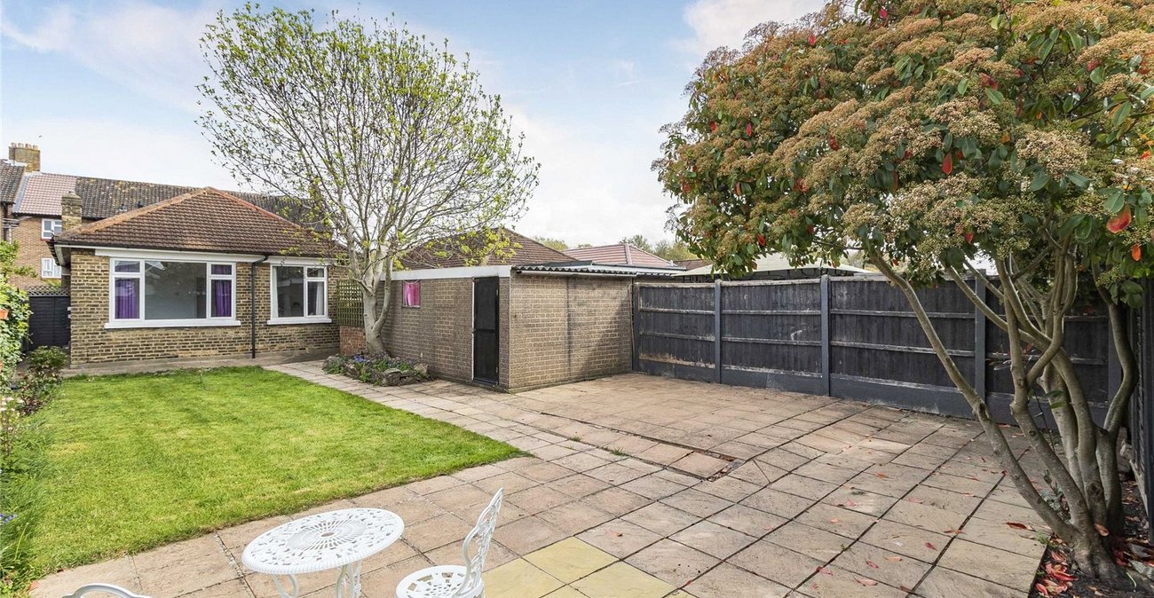 2 bedroom bungalow for sale in South Welling | Robinson Jackson