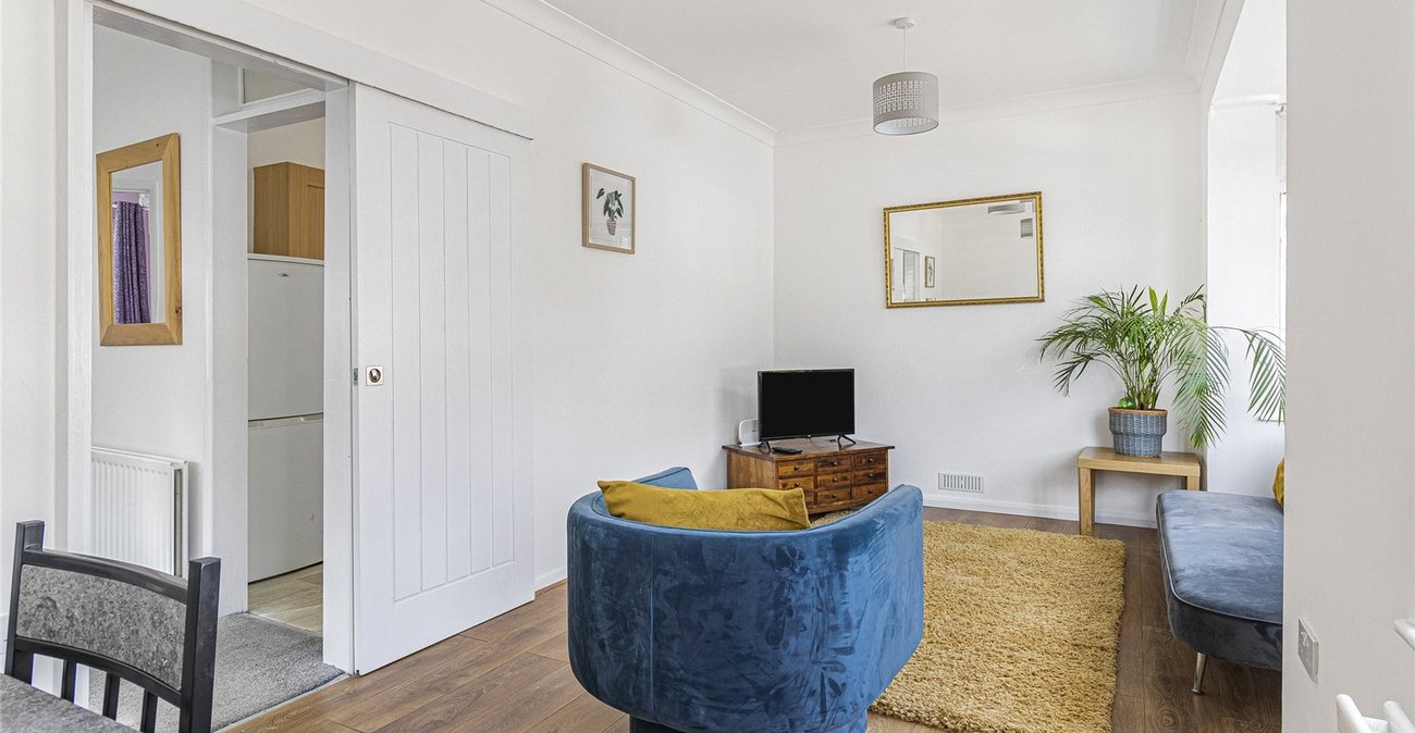 2 bedroom bungalow for sale in South Welling | Robinson Jackson