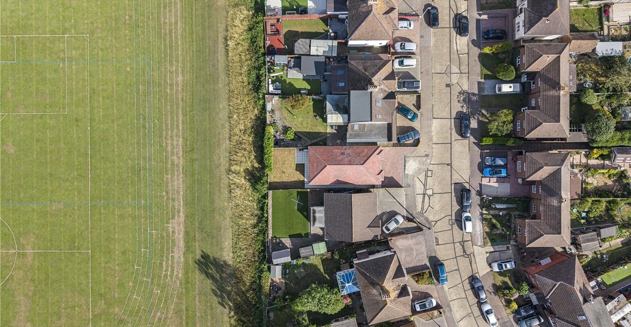 3 bedroom bungalow for sale in Rainham | Robinson Michael & Jackson