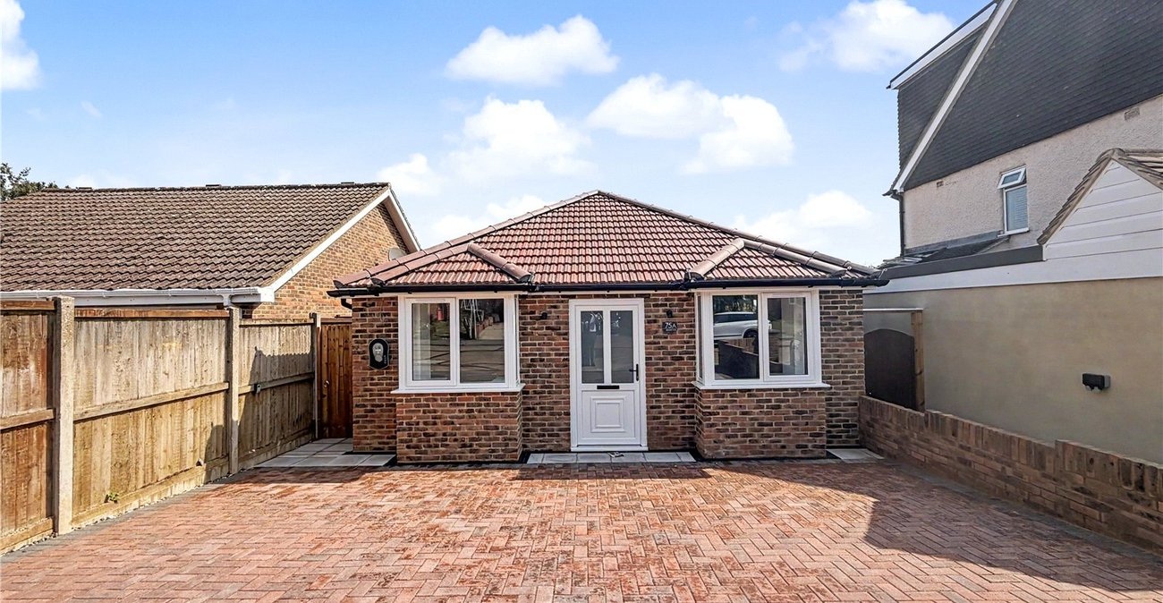 3 bedroom bungalow for sale in Rainham | Robinson Michael & Jackson