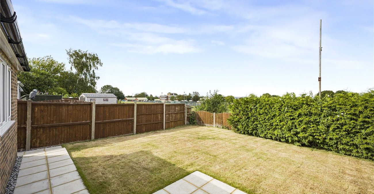 3 bedroom bungalow for sale in Rainham | Robinson Michael & Jackson