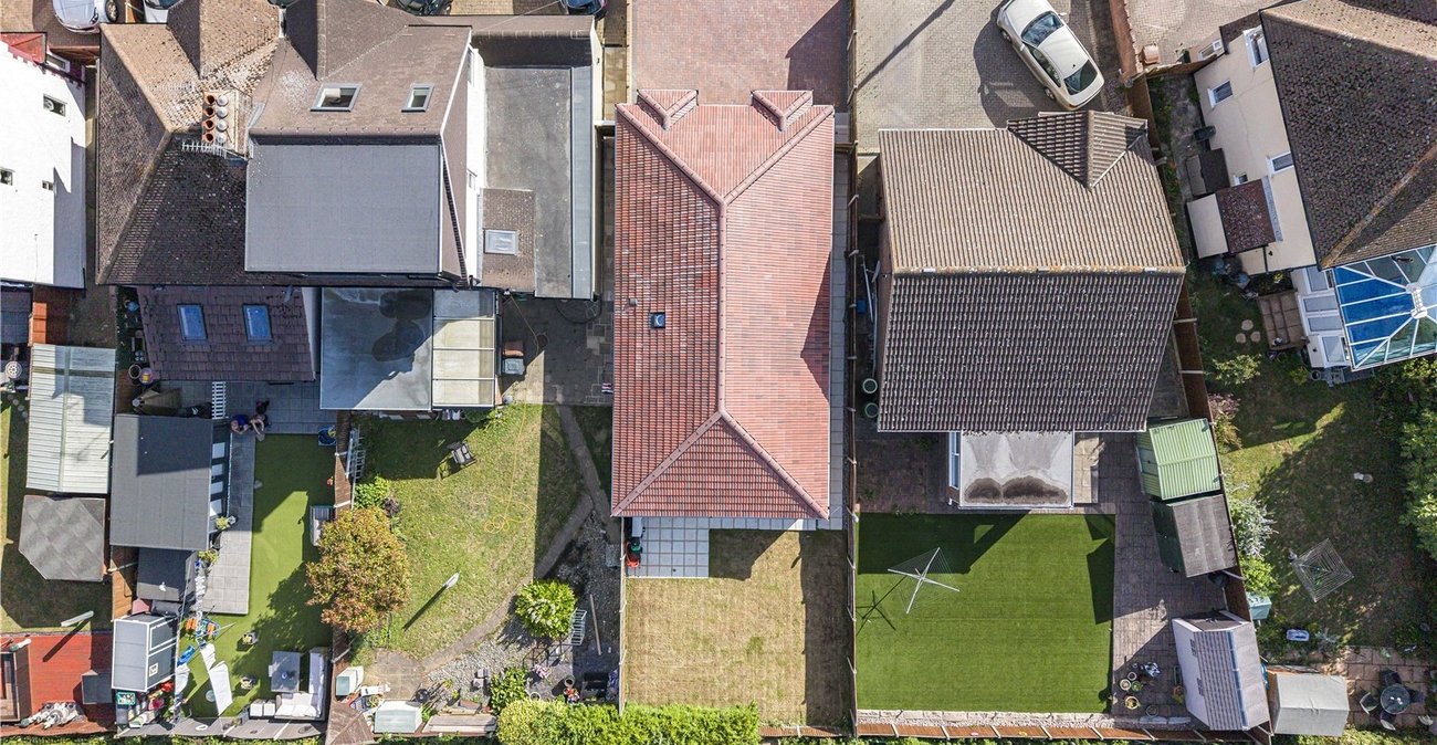 3 bedroom bungalow for sale in Rainham | Robinson Michael & Jackson