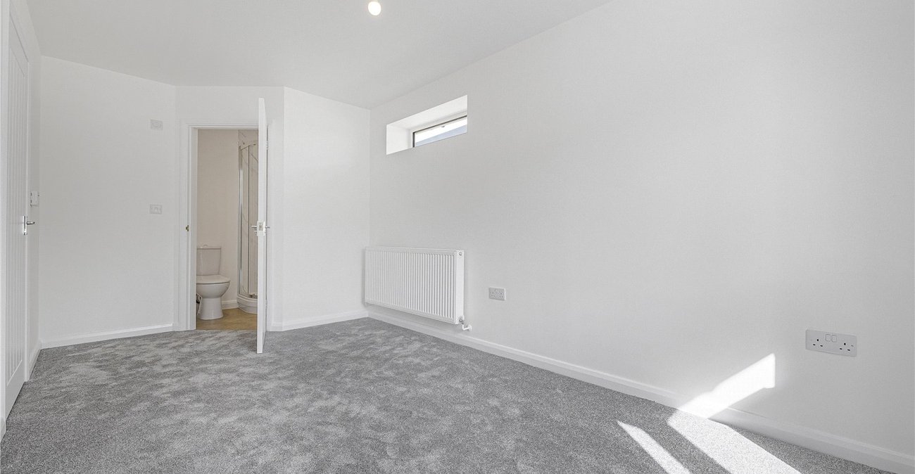 3 bedroom bungalow for sale in Rainham | Robinson Michael & Jackson