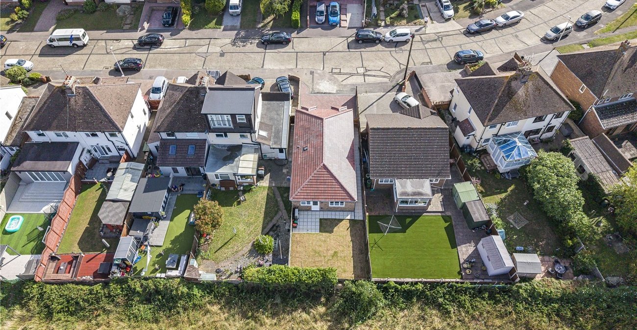 3 bedroom bungalow for sale in Rainham | Robinson Michael & Jackson