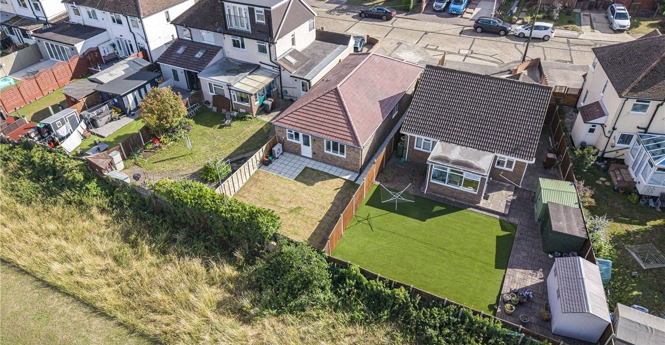 3 bedroom bungalow for sale in Rainham | Robinson Michael & Jackson