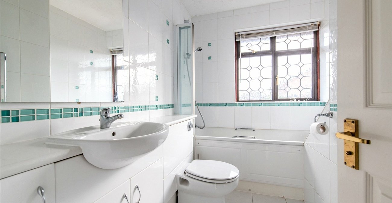 4 bedroom house for sale in Higham | Robinson Michael & Jackson