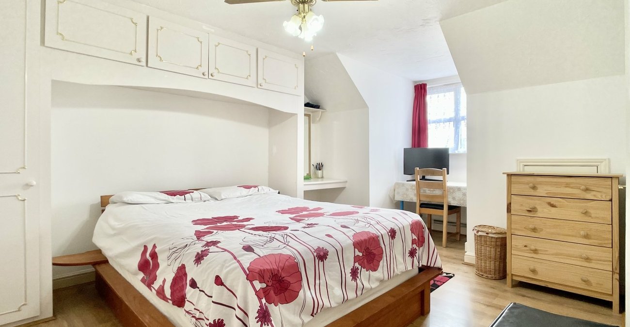 4 bedroom house for sale in Dartford | Robinson Jackson