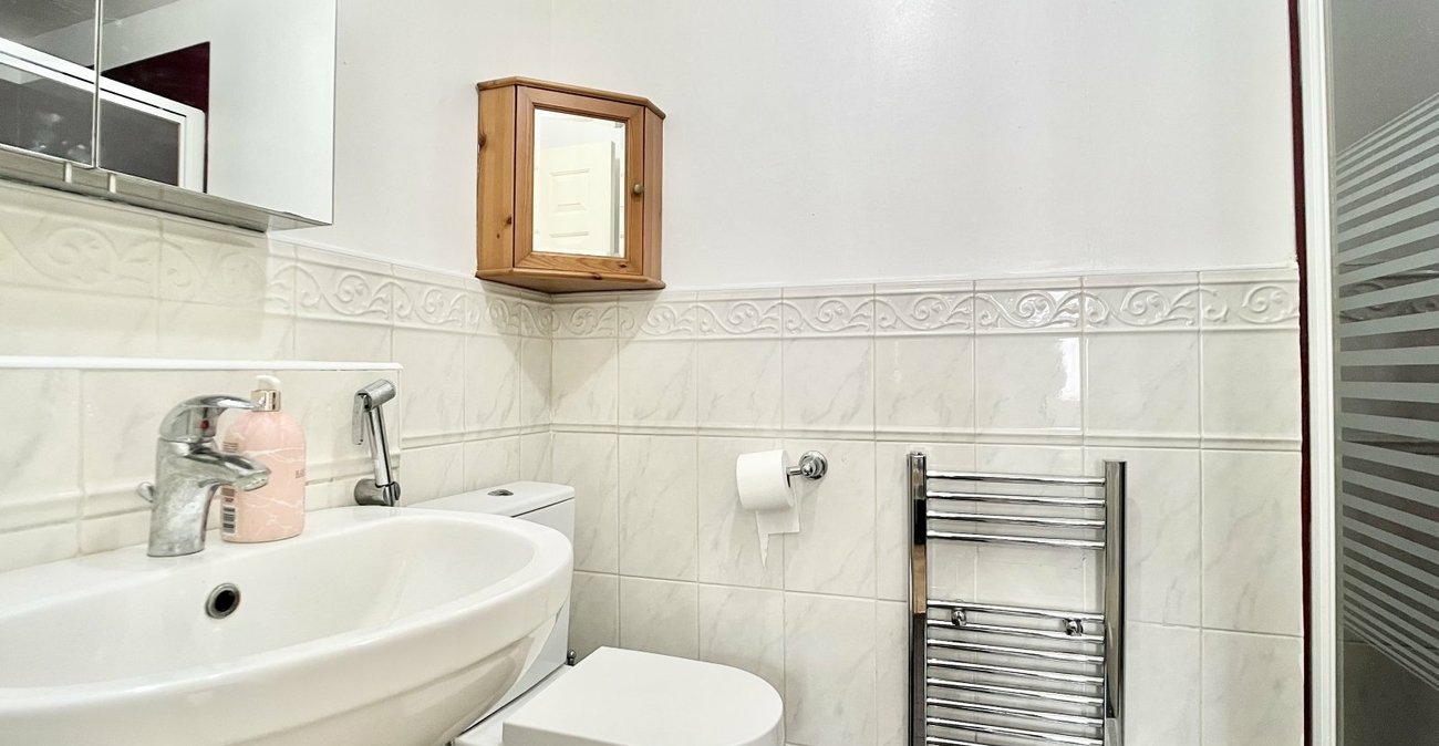 4 bedroom house for sale in Dartford | Robinson Jackson