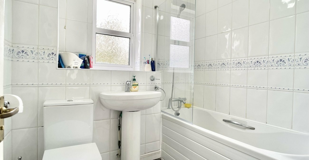 4 bedroom house for sale in Dartford | Robinson Jackson