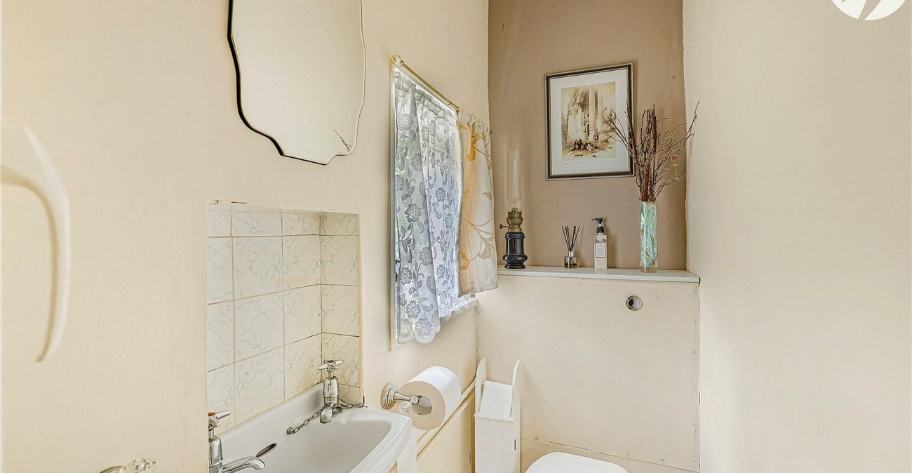 4 bedroom house for sale in Dartford | Robinson Jackson